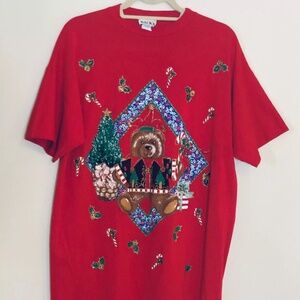 Women Vintage Red Holiday Novelty Tee T-Shirt Christmas Holliday Teddy Bear USA